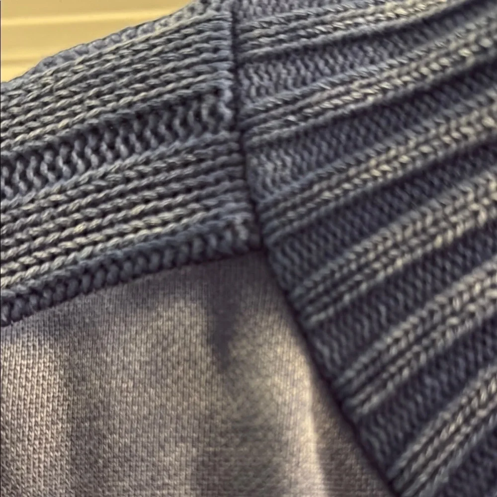 Stormtech Men's Blue Sweater sz l